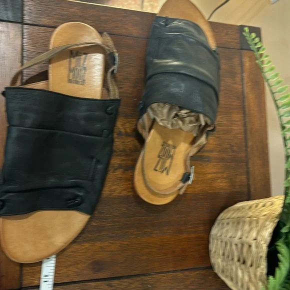 Miz Mooz Agnes Women’s slingback leather Sandal. Size 11 - Picture 9 of 10
